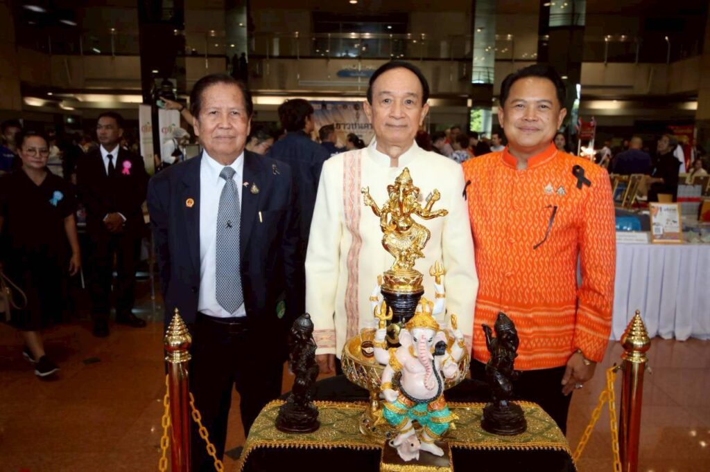 “นา ดาราวาไรตี้” จัดงานใหญ่แห่งปี มอบรางวัล นพเก้าดาวมงกุฏเพชร 2569 สุดอลังการ โดยนพ.ชลน่าน ศรีแก้ว ประธานมอบรางวัล 28