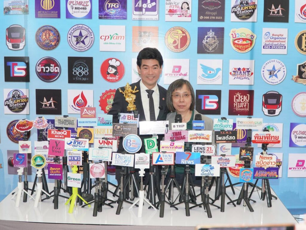 “นา ดาราวาไรตี้” จัดงานใหญ่แห่งปี มอบรางวัล นพเก้าดาวมงกุฏเพชร 2569 สุดอลังการ โดยนพ.ชลน่าน ศรีแก้ว ประธานมอบรางวัล 35