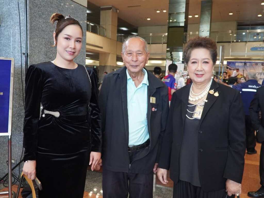 “นา ดาราวาไรตี้” จัดงานใหญ่แห่งปี มอบรางวัล นพเก้าดาวมงกุฏเพชร 2569 สุดอลังการ โดยนพ.ชลน่าน ศรีแก้ว ประธานมอบรางวัล 37