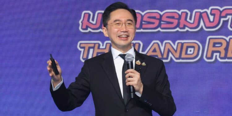 รองนายกฯ “ยศชนัน” ชูวิจัยทางคลินิกเป็น New Growth Engine ดันไทยสู่ศูนย์กลาง Clinical Research ของภูมิภาค ในเวทีมหกรรมงานวิจัยแห่งชาติ 2569 25 รองนายกฯ “ยศชนัน” ชูวิจัยทางคลินิกเป็น New Growth Engine ดันไทยสู่ศูนย์กลาง Clinical Research ของภูมิภาค ในเวทีมหกรรมงานวิจัยแห่งชาติ 2569