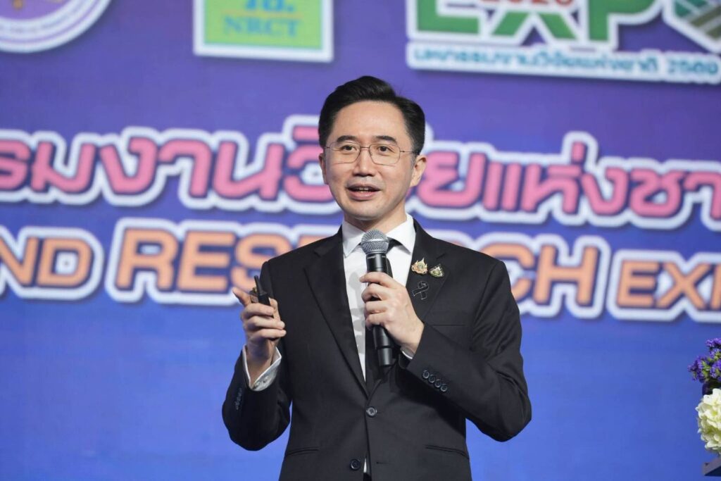 รองนายกฯ “ยศชนัน” ชูวิจัยทางคลินิกเป็น New Growth Engine ดันไทยสู่ศูนย์กลาง Clinical Research ของภูมิภาค ในเวทีมหกรรมงานวิจัยแห่งชาติ 2569 41