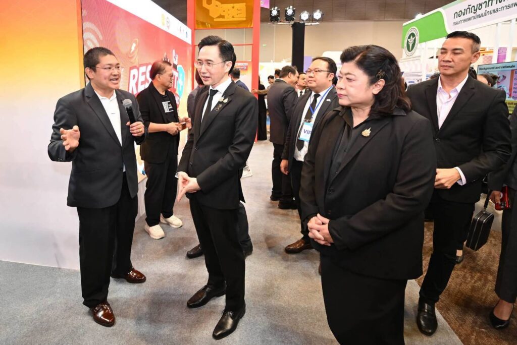 “ยศชนัน” เยี่ยมชมนิทรรศการมหกรรมงานวิจัยแห่งชาติ 2569 ย้ำพลัง Synergy ขับเคลื่อนงานวิจัยสู่การพัฒนาประเทศอย่างยั่งยืน 34