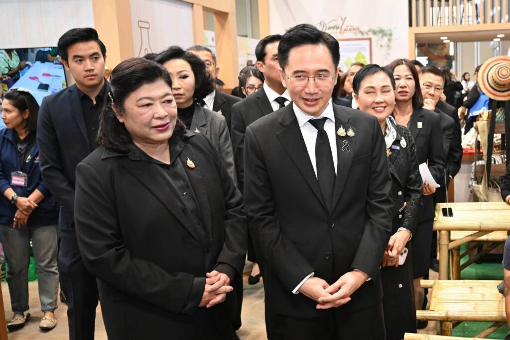 “ยศชนัน” เยี่ยมชมนิทรรศการมหกรรมงานวิจัยแห่งชาติ 2569 ย้ำพลัง Synergy ขับเคลื่อนงานวิจัยสู่การพัฒนาประเทศอย่างยั่งยืน 35