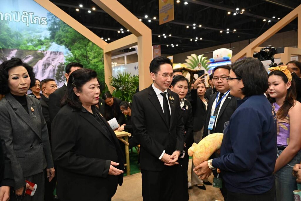 “ยศชนัน” เยี่ยมชมนิทรรศการมหกรรมงานวิจัยแห่งชาติ 2569 ย้ำพลัง Synergy ขับเคลื่อนงานวิจัยสู่การพัฒนาประเทศอย่างยั่งยืน 41