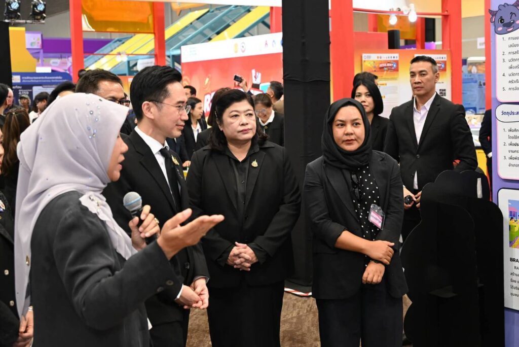 “ยศชนัน” เยี่ยมชมนิทรรศการมหกรรมงานวิจัยแห่งชาติ 2569 ย้ำพลัง Synergy ขับเคลื่อนงานวิจัยสู่การพัฒนาประเทศอย่างยั่งยืน 43