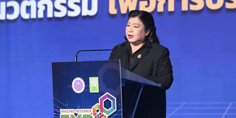 วช. ผนึกกำลัง สทนช. และ สอศ. ลงนาม MOU “พลิกอนาคประเทศไทย : ฝ่าวิกฤต PM2.5 ภาคเหนือ สู่ความมั่นคงน้ำทั่วไทย” ในงาน Thailand Research Expo 2026 25 วช. ผนึกกำลัง สทนช. และ สอศ. ลงนาม MOU “พลิกอนาคประเทศไทย : ฝ่าวิกฤต PM2.5 ภาคเหนือ สู่ความมั่นคงน้ำทั่วไทย” ในงาน Thailand Research Expo 2026