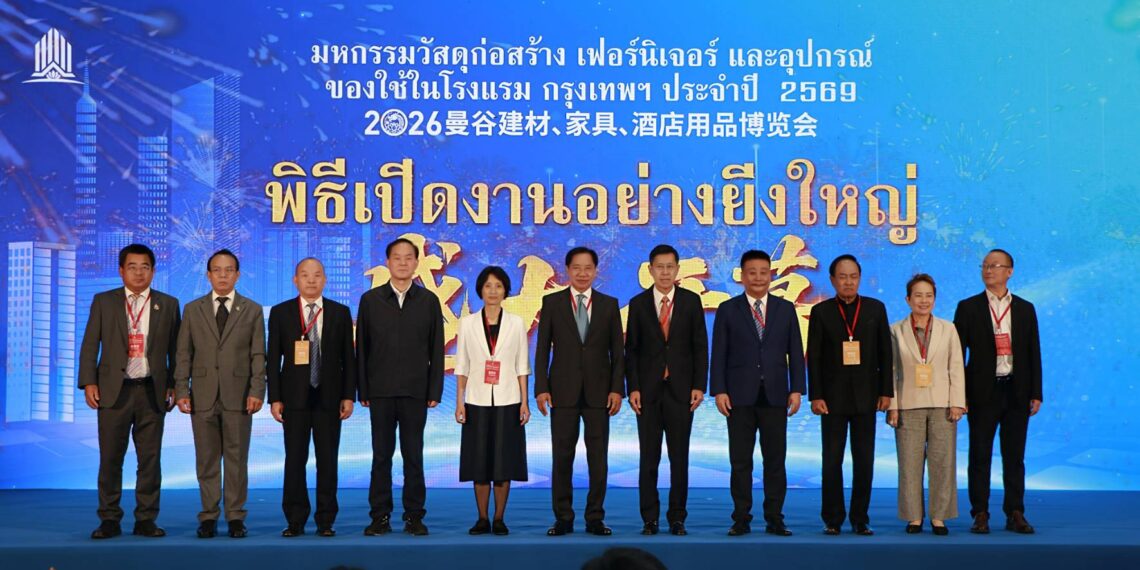 นายพงศ์เทพ เทพกาญจนา อดีตรองนายกรัฐมนตรี เป็นประธานเปิดงาน “มหกรรมวัสดุก่อสร้าง เฟอร์นิเจอร์ และอุปกรณ์ของใช้ในโรงแรม กรุงเทพฯ ประจำปี 2569” ที่ HALL 7 ศูนย์แสดงสินค้าและการประชุมอิมแพ็ค เมืองทองธานี ท่ามกลางนักธุรกิจไทย-จีน และประชาชนที่สนใจ เข้าร่วมงานเป็นจำนวนมาก