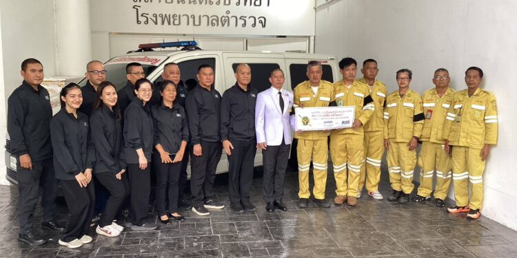 นิติเวชฯ จับมือ ร่วมกตัญญูรักษาระดับมาตรฐาน ติดสติกเกอร์ข้างรถแสดงความร่วมมือ มุ่งสร้างความอุ่นใจให้ประชาชน 25 นิติเวชฯ จับมือ ร่วมกตัญญูรักษาระดับมาตรฐาน ติดสติกเกอร์ข้างรถแสดงความร่วมมือ มุ่งสร้างความอุ่นใจให้ประชาชน