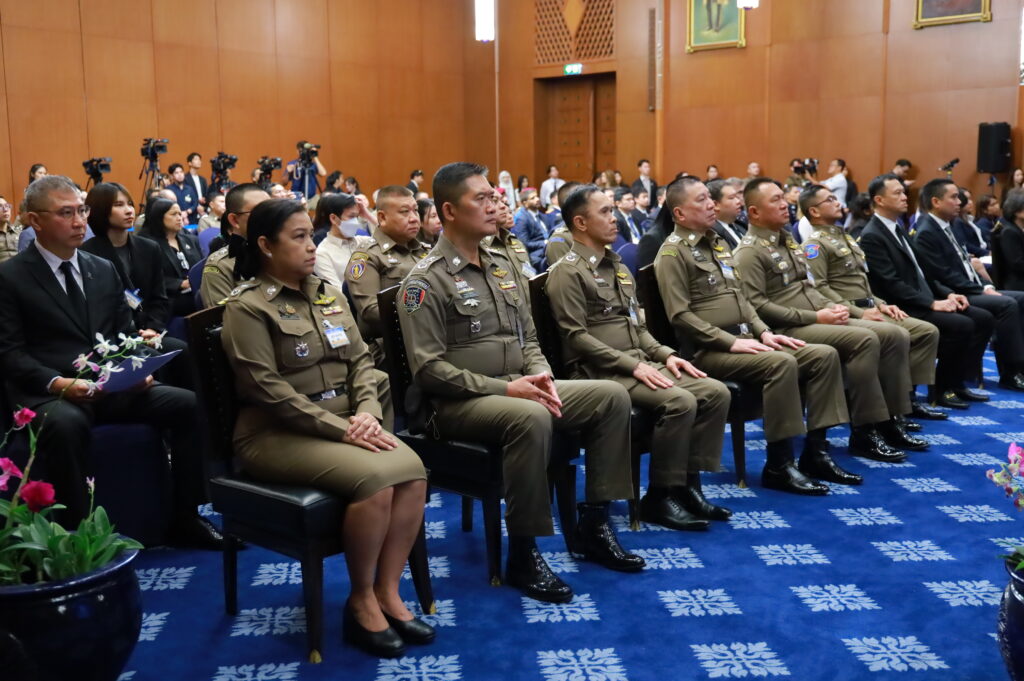 ไทยผงาด! เปิดตัว “SHIELD” เทคโนโลยีแรกของโลก ทลายขบวนการคอลเซ็นเตอร์และค้ามนุษย์ข้ามชาติ 26