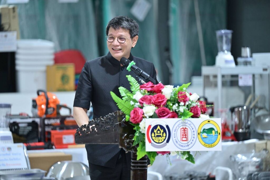 มูลนิธิป่อเต็กตึ๊ง เดินสายสร้างอาชีพ สร้างชีวิตประชาชนภาคใต้อย่างยั่งยืนต่อเนื่อง มอบอุปกรณ์ประกอบอาชีพให้แก่ครัวเรือนยากจนในพื้นที่จังหวัดพังงา พร้อมมอบจักรยานให้แก่โรงเรียนในพื้นที่ชนบท และนำหน่วยแพทย์เคลื่อนที่ออกบริการฟรี 29