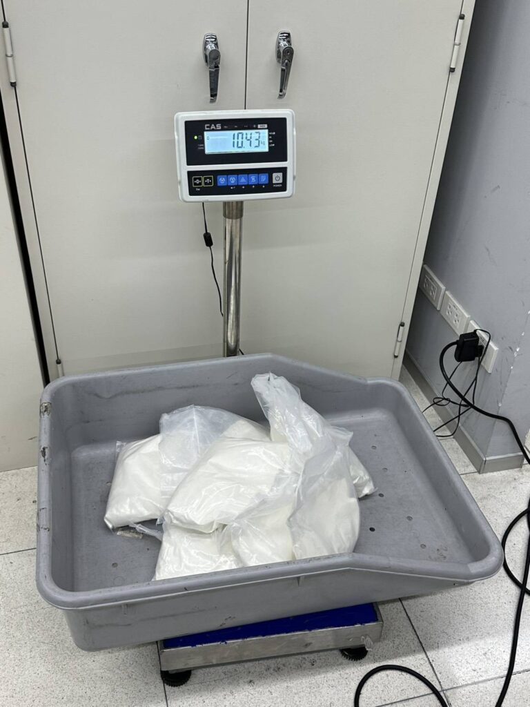 ศุลกากรสกัด “ยาเอโทมิเดต” 2 คดีรวด ยึดของกลางกว่า 16.59 กก. มูลค่ากว่า 41 ล้านบาท เตือนภัย “บุหรี่ซอมบี้” เสี่ยงหมดสติและเสียชีวิต 30
