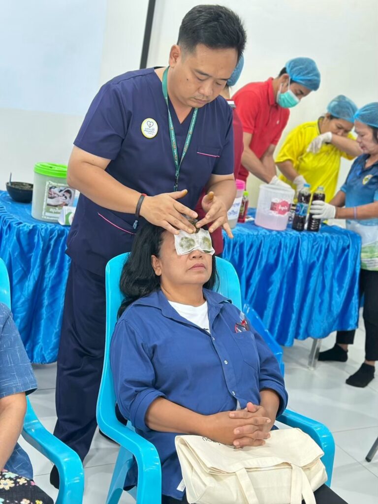 “เตาปูนโมเดล" เกมรุกสู้ NCDsใช้ข้อมูลขับเคลื่อนการพัฒนา สร้างนวัตกรรม "ดอกไม้ 3 สี" เชื่อมสถานีสุขภาพ เครือข่าย Caregiver และภูมิปัญญาพื้นบ้าน พัฒนาระบบสุขภาพชุมชน สู่ต้นแบบการจัดการสุขภาวะอย่างยั่งยืน 27