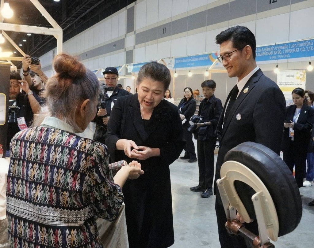 พาณิชย์เปิดยิ่งใหญ่ “Thailand Local SDGs Plus Expo 2026” ผนึกพลังรัฐ–เอกชน ดันสินค้าไทยโตอย่างยั่งยืน เปิดเวทีจับคู่ธุรกิจ–เซ็น MOU สร้างโอกาสการค้าใหม่ 27