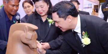 “ดนุพร” ชื่นชมผลงานวิจัยและนวัตกรรมพร้อมใช้ ของเครือข่ายวิจัยภาคอีสาน ชูงานวิจัยยกระดับศักยภาพชุมชน ในงานมหกรรมงานวิจัยส่วนภูมิภาค ครั้งที่ 14 ณ มหาวิทยาลัยราชภัฏนครราชสีมา