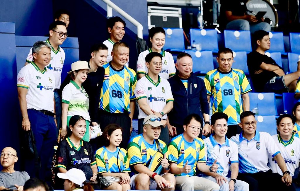 เตะสนั่นสนามทัพฟ้า! “รักเมืองไทยครั้งที่ 4” สถาบันพระปกเกล้า-วปอ. ผนึกกำลัง เตะกระชับมิตรสามัคคี ต่างรุ่นต่างวัย หัวใจเดียวกัน “แพ้-ชนะ” คือมิตรภาพ 33
