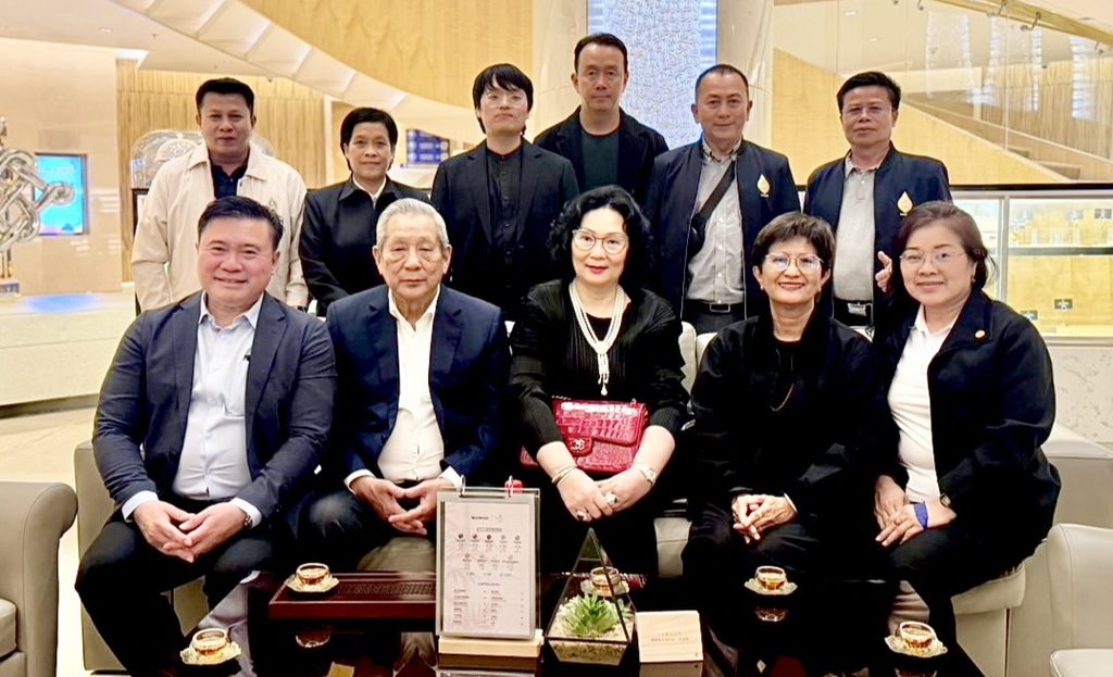 ไทย-จีนแน่นแฟ้น! ”พินิจ จารุสมบัติ“ นำทัพวงดุริยางค์ฟีลฮาร์โมนิกฯ บุกปักกิ่ง เตรียมโชว์พลังดนตรีระดับโลกบนกำแพงเมืองจีน 11-12 ก.ย.นี้ ในวาระโอกาสความสัมพันธ์ ไทย - จีน ครบ 51ปี 30