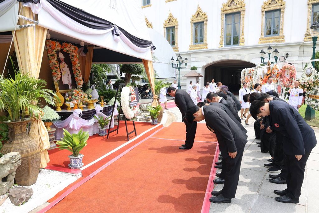 2 สมาคมหนังสือพิมพ์ฯ นำคณะกรรมการ–ที่ปรึกษา เข้าถวายความอาลัย ณ พระบรมมหาราชวัง 31