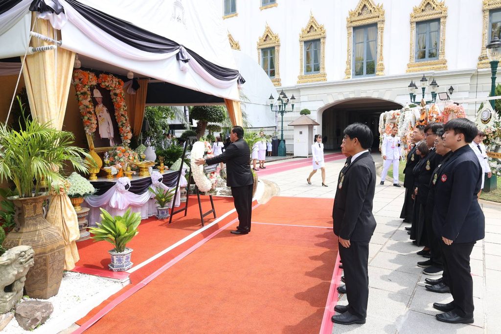 2 สมาคมหนังสือพิมพ์ฯ นำคณะกรรมการ–ที่ปรึกษา เข้าถวายความอาลัย ณ พระบรมมหาราชวัง 30