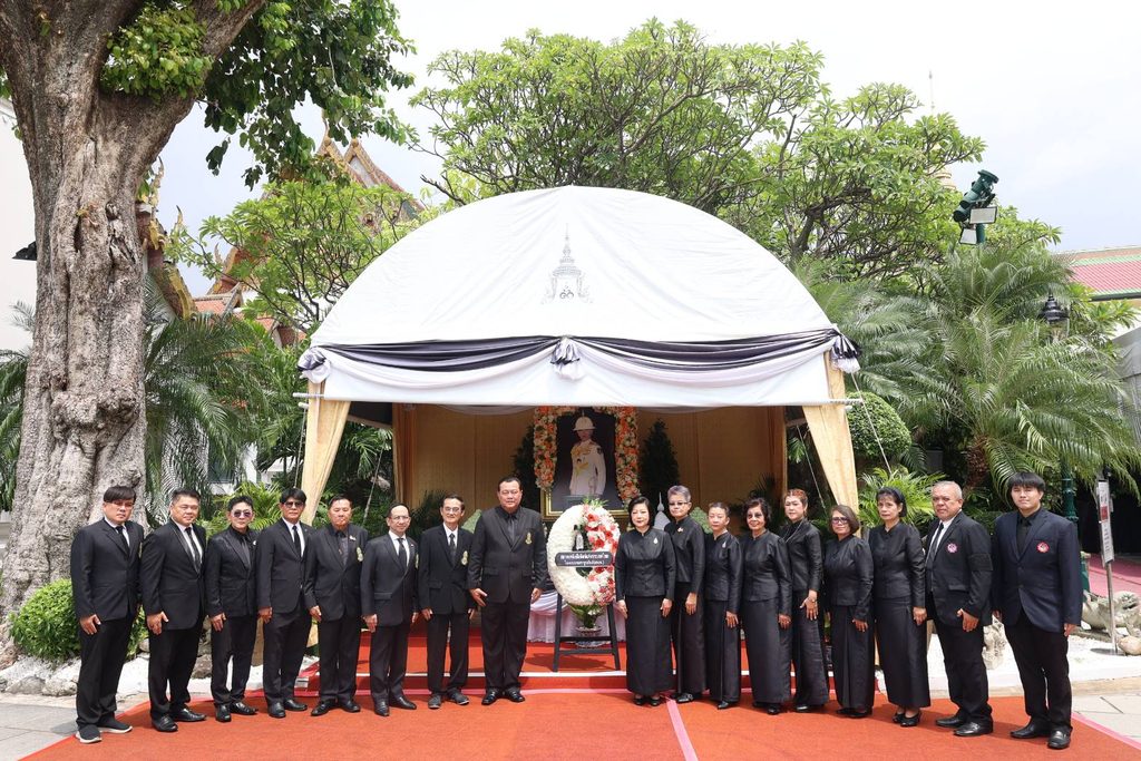 2 สมาคมหนังสือพิมพ์ฯ นำคณะกรรมการ–ที่ปรึกษา เข้าถวายความอาลัย ณ พระบรมมหาราชวัง 29