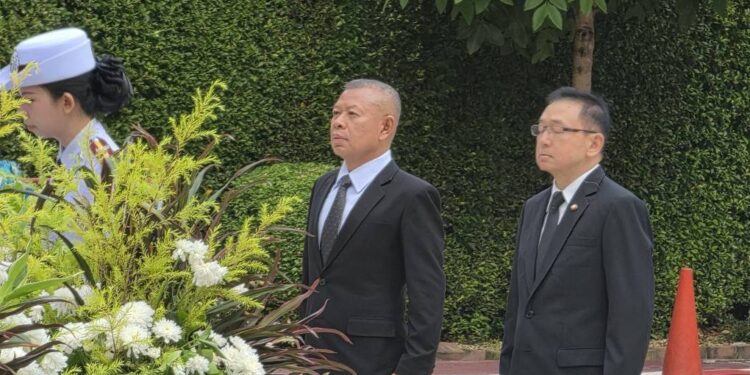 สมาคมตำรวจร่วมรำลึกพระเกียรติ ร.4 วางพวงมาลาเนื่องในวันสถาปนาสำนักงานตำรวจแห่งชาติ 17 ตุลาคม ย้ำภารกิจพิทักษ์สันติราษฎร์ ยืนหยัดเคียงข้างประชาชน